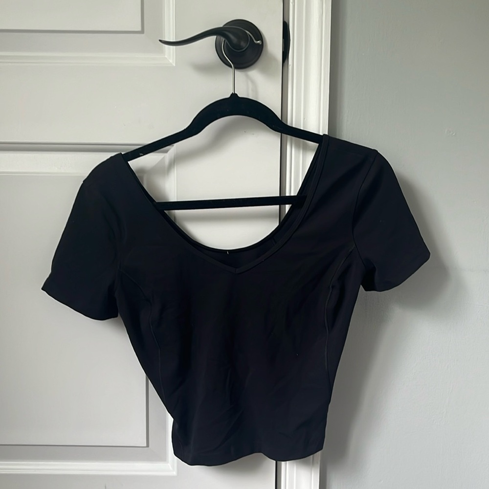 lululemon women’s black v-neck shirt